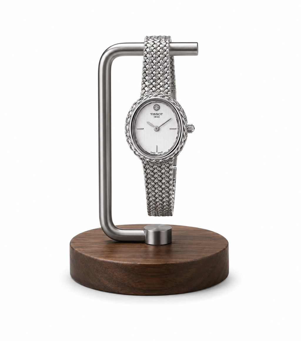 Elegant Women's Silver Mesh Watch